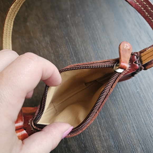 Red Leather Dachshund-Shaped Handbag - Picture 3 of 3